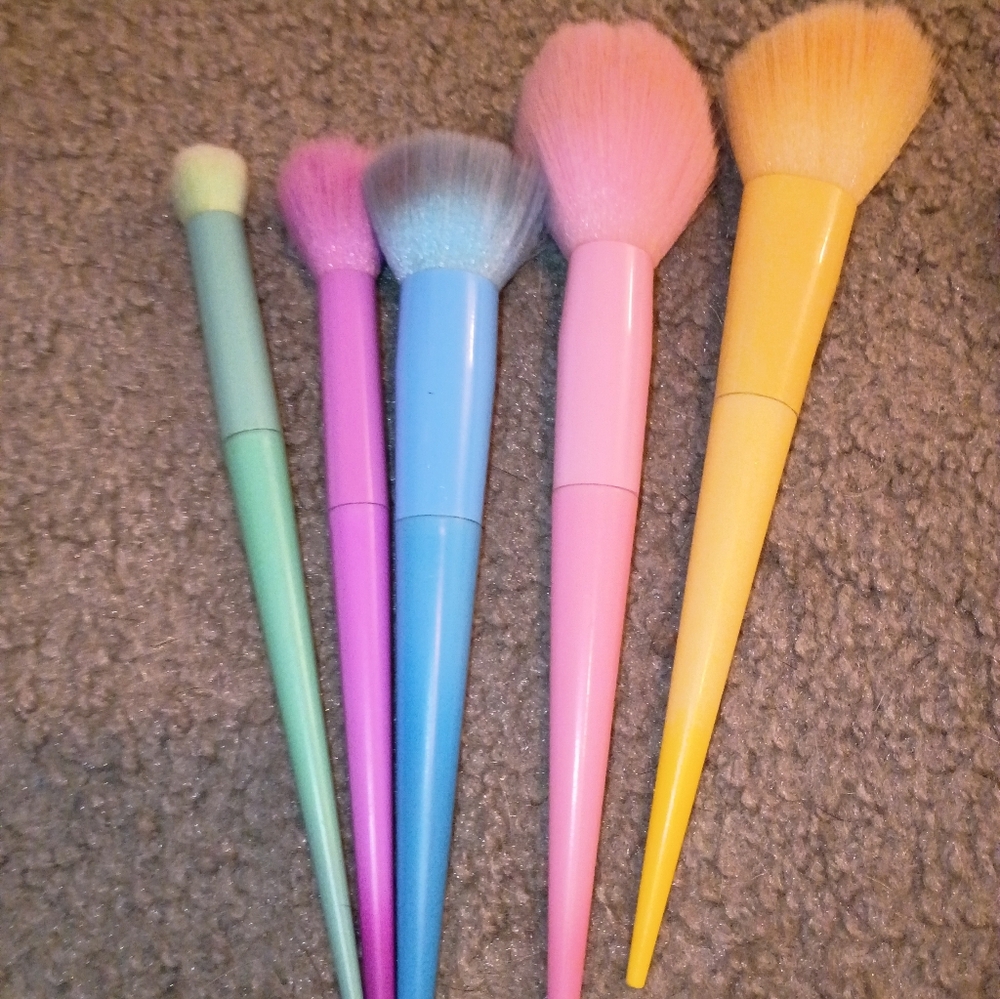 Makeup Brush Bundle - Picture 2 of 4